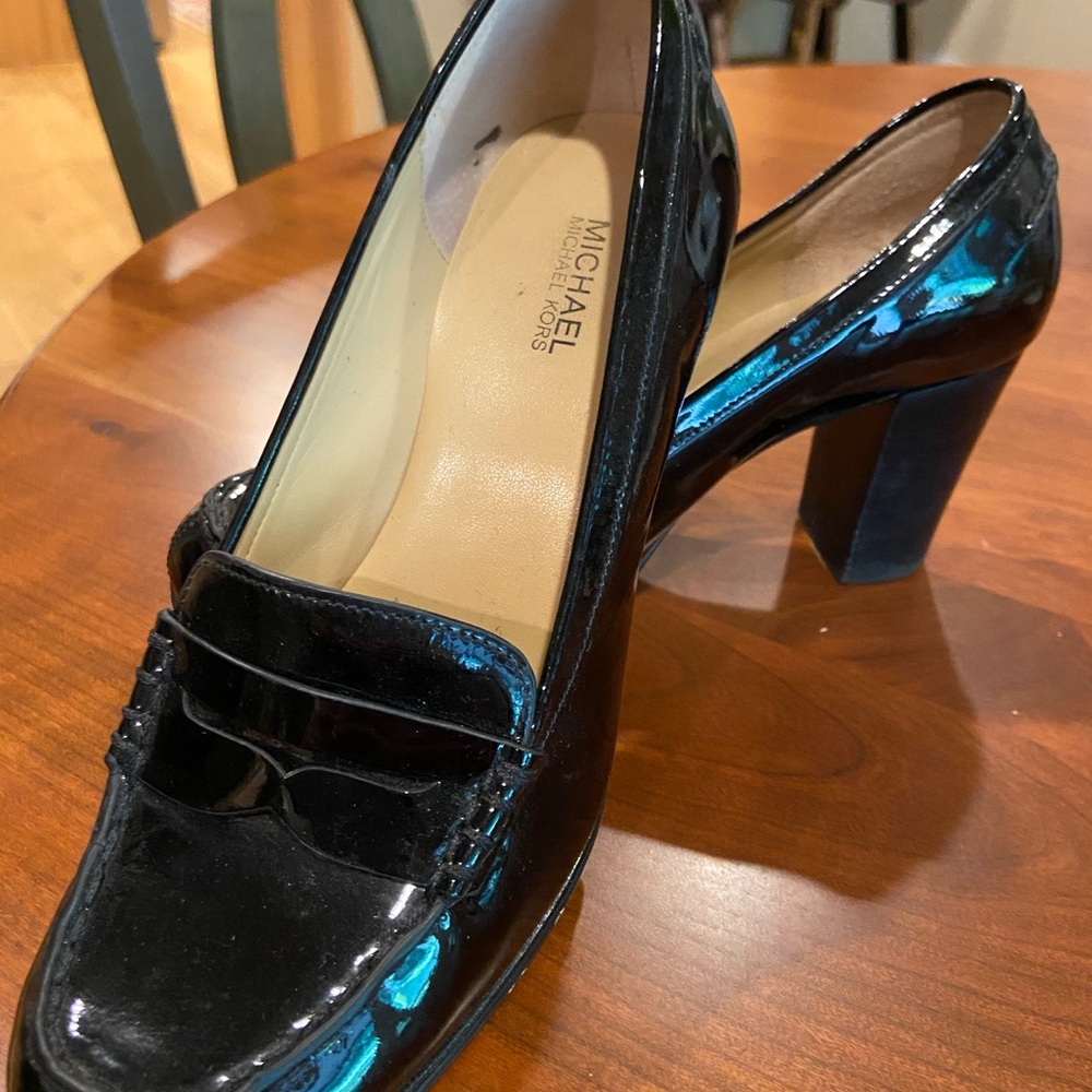 Ladies shoes